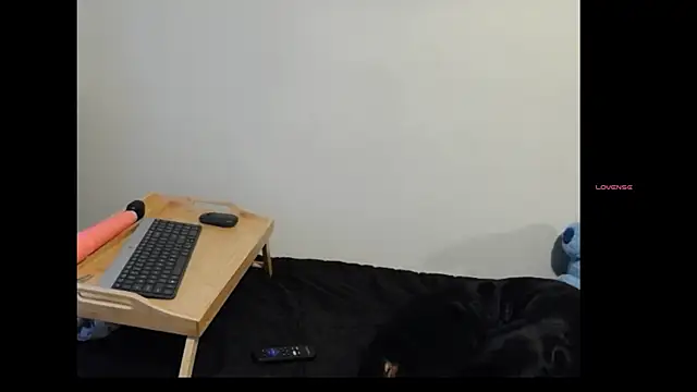 LilyFoxxx online show from April 17, 5:09 am