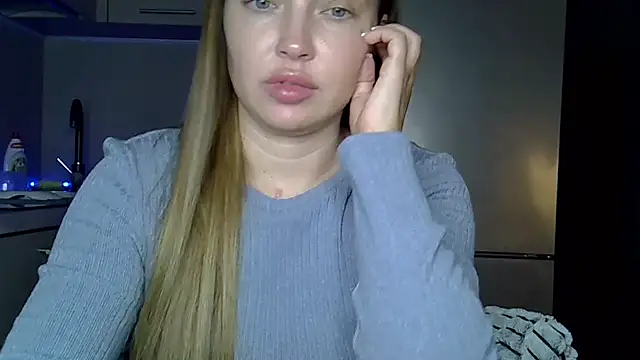 Lucky Anna online show from April 10, 2:23 pm