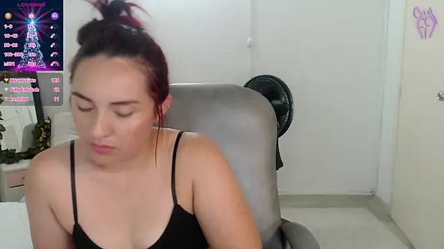 nicoll crazzy online show from December 18, 7:18 pm