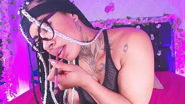 canela oss online show from September 18, 12:15 pm