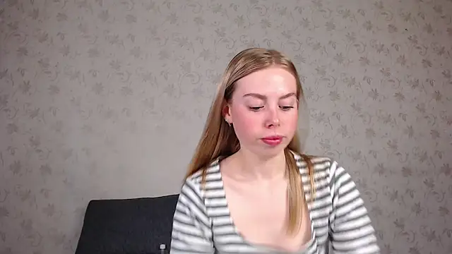 sofiaa here online show from May 27, 12:21 am