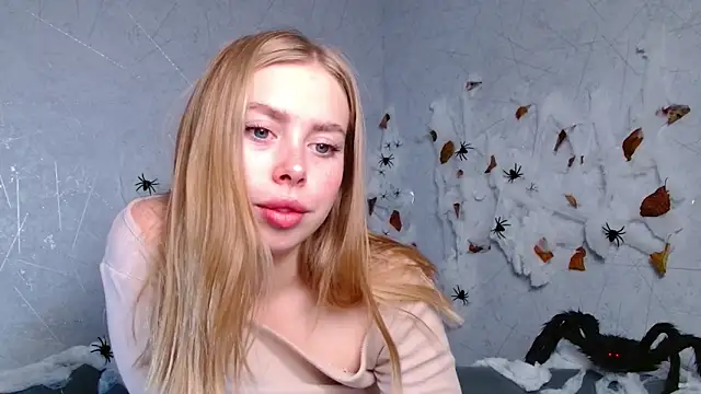 Snapshot of sofiaa_here chatting on October 15, 12:57 am sofiaa here online show from October 15, 12:57 am