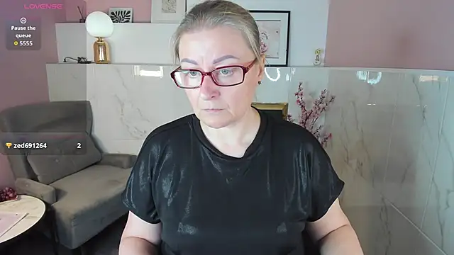 Snapshot of AlexandraKind chatting on September 12, 1:40 pm AlexandraKind online show from September 12, 1:40 pm