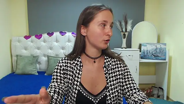 MichelLeee online show from September 10, 1:44 pm