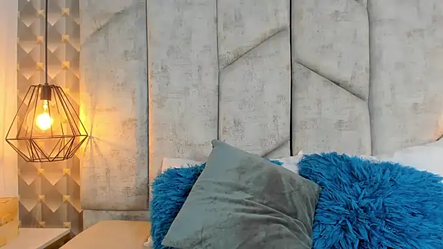 AshleyHill2 online show from April 2, 3:37 am