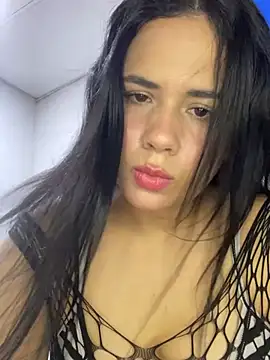 Leyna Kenet online show from April 18, 9:37 pm