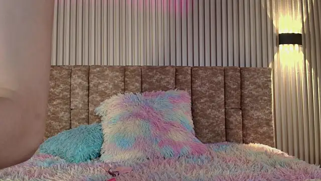 tiffany johnson11 online show from November 28, 7:50 pm