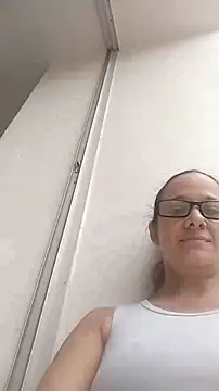 nicolle milf1978 online show from October 10, 1:16 pm