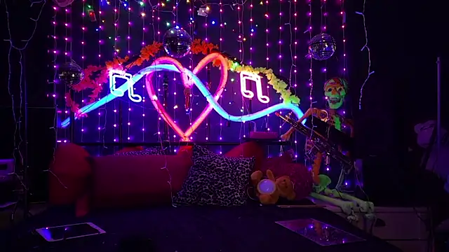 anonymouszN online show from April 11, 7:39 pm