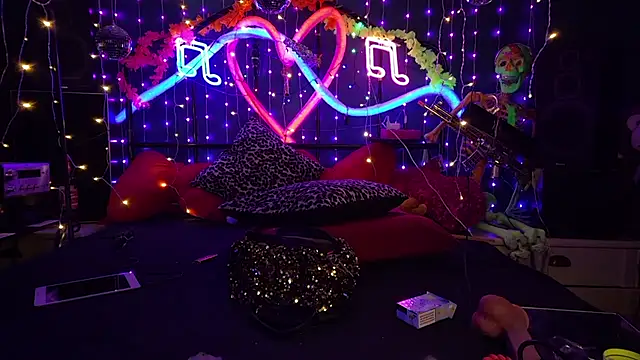 anonymouszN online show from April 16, 8:41 pm