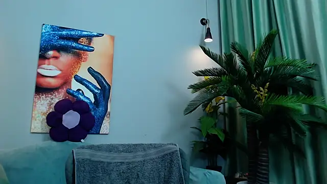 EvySmithXXX online show from December 2, 6:48 am