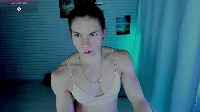 Lisa Ray online show from July 18, 10:34 pm