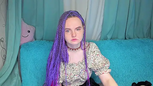 AmA lia  online show from April 9, 11:48 am