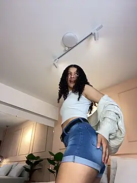 SHARONN     online show from December 2, 4:03 am