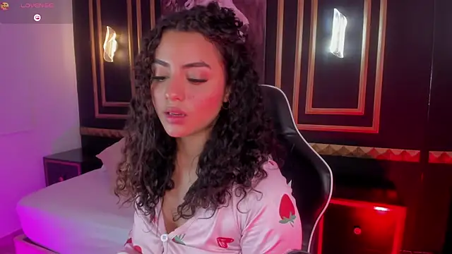 yaya23x online show from April 11, 1:37 pm