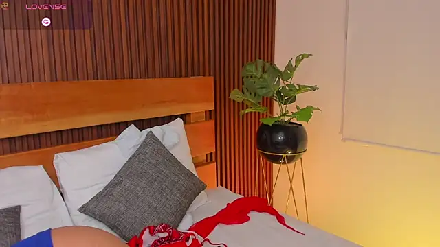 yaya23x online show from November 19, 2:39 pm