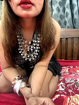 HoneyBearCpl online show from November 2, 4:10 pm