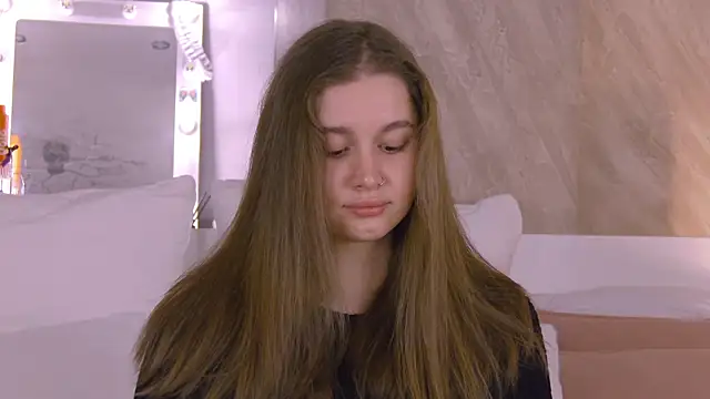 EllieHayes online show from February 22, 10:43 pm