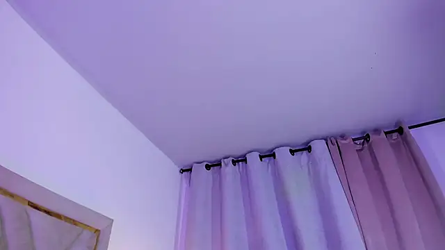 chloe wilson7 online show from March 18, 1:43 am