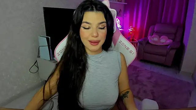 AlluringAriel online show from November 10, 6:25 pm