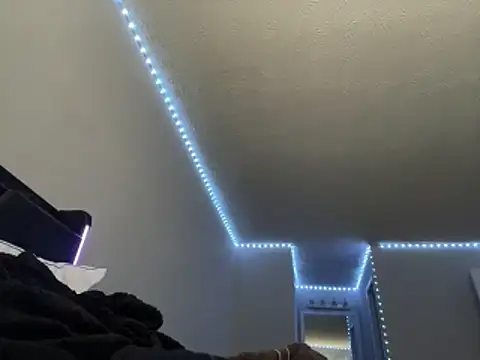 1prettygem online show from December 16, 6:25 pm