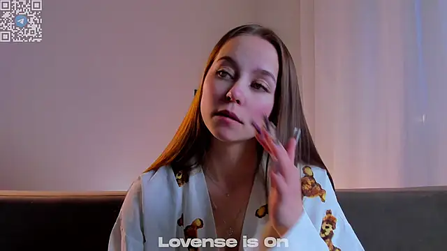 FalineDowlen online show from January 19, 2:08 am