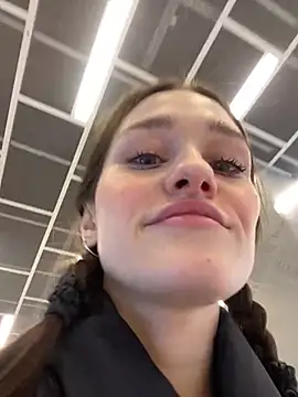 Mia Mia M online show from February 5, 2:53 pm