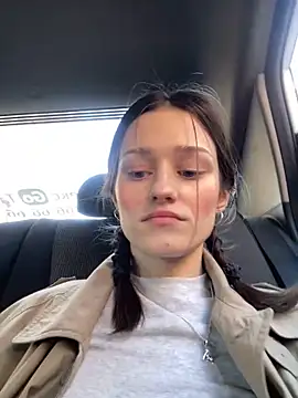 Mia Mia M online show from March 21, 2:00 pm