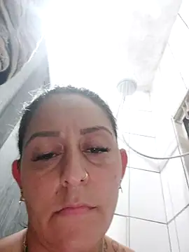 baixinhaloira online show from November 22, 11:51 pm