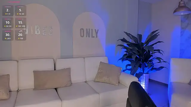 MiaFarrell  online show from February 24, 6:39 pm