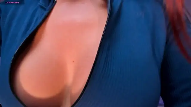 MiaFarrell  online show from November 4, 6:13 pm