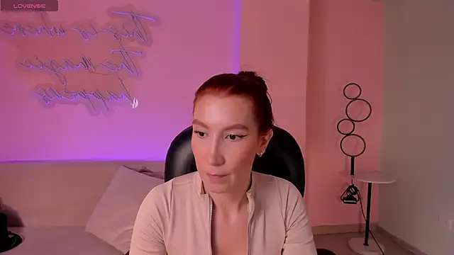 MiaFarrell  online show from May 28, 5:11 pm