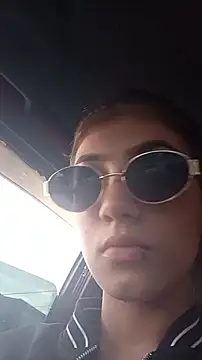 thamygomezz online show from October 6, 10:03 pm