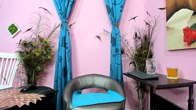 miss--flora online show from September 29, 3:06 pm