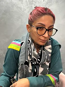 Lucky Deniz online show from December 5, 10:49 am