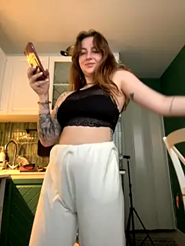 MayaMystic online show from October 29, 1:04 pm