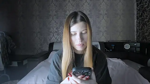 Agnes Allenn online show from October 18, 11:13 am