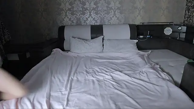 Agnes Allenn online show from October 30, 10:49 am