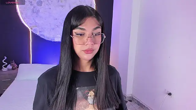 RoseCassie online show from November 28, 1:14 pm