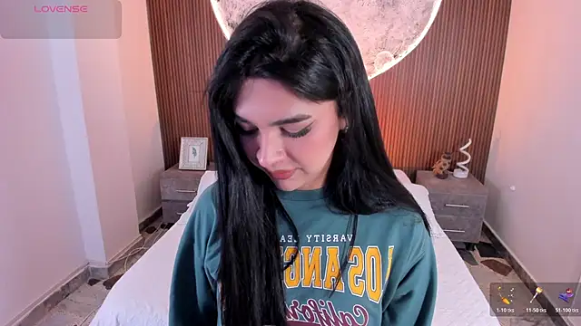 RoseCassie online show from January 10, 2:00 pm