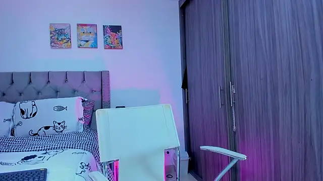 Sara Leblanc online show from September 9, 1:55 pm