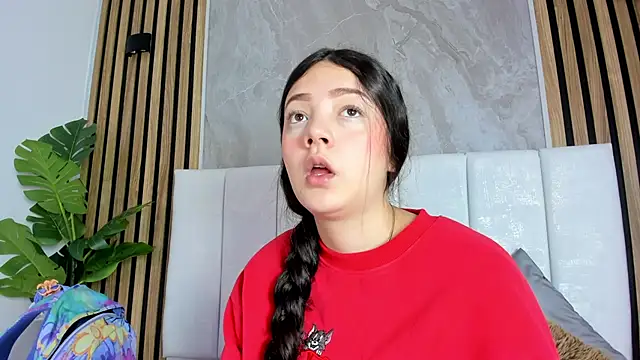 Samantha Good online show from December 5, 12:50 pm