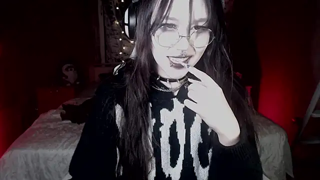 chloe crystall killer online show from October 9, 12:09 pm