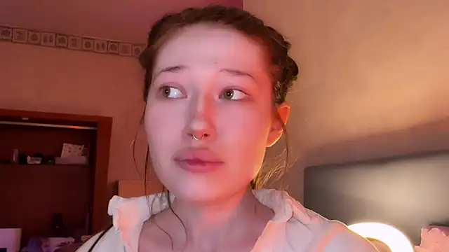 eva varnerr online show from June 3, 1:28 am