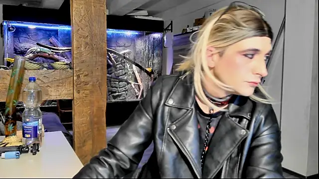 Snapshot of DYasmin69 chatting on September 13, 7:00 pm DYasmin69 online show from September 13, 7:00 pm