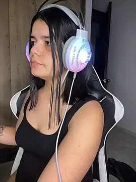 pretty angela1 online show from December 23, 5:44 am