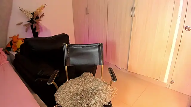 rachaeldeckard   online show from November 4, 1:10 am