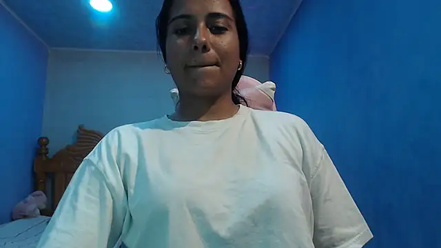 Coral0403 online show from December 23, 2:15 am