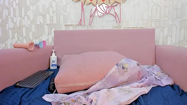 cataleyabianchi online show from February 19, 8:14 am