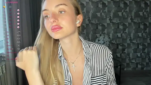 A delina online show from June 22, 4:37 pm